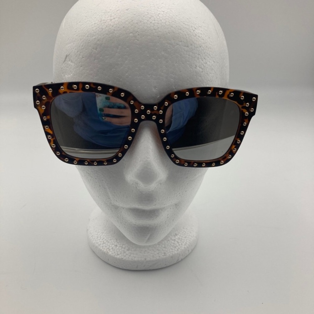 Women’s sunglasses